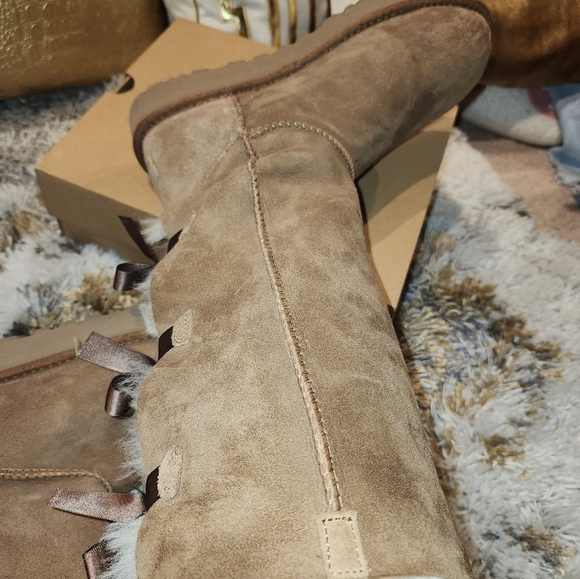 Knee high Ugg boots - Picture 5 of 10